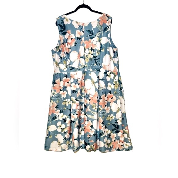Lane Bryant V-Neck Floral Knee Length Fit & Flare Party Dress with Zipper, 22W - Picture 2 of 12